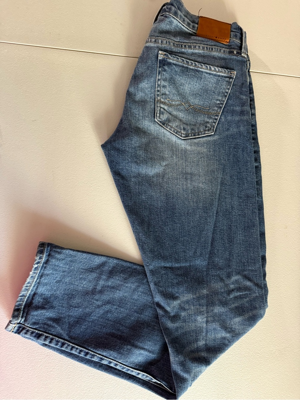 Lucky Brand Sienna Slim Boyfriend Jeans Size 0/25 Medium Wash “vintage-inspired”